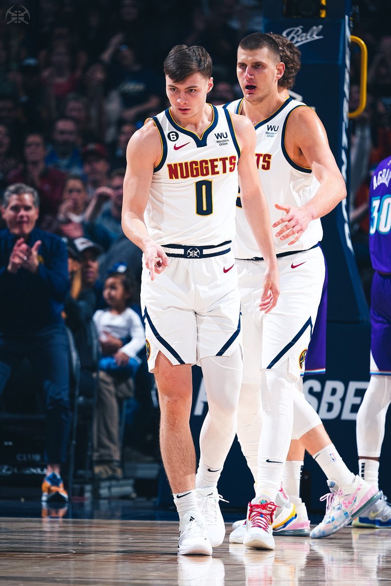 kansas_fan11's tweet photo. Christian Braun tonight while everyone was watching the Super Bowl: 

30PTS | 10 REB | 10 AST | 72.4 TS%

2nd Youngest 30 pt+ performance of all-time

SUPERSTAR. 🔥 https://t.co/mTHHLp1Rxc