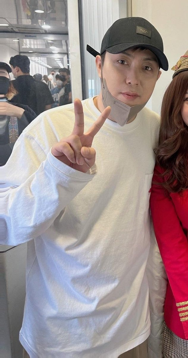 집사부 하노이 같나 봄
얼마만에 보는 공항 짤.. 🥺

instagram.com/p/Colv86YLpVG/…

#은지원 #EUNJIWON #G1