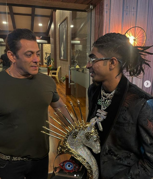 camfireofficial's tweet photo. 𝗕𝗶𝗴𝗴 𝗕𝗼𝘀𝘀 16 𝗪𝗶𝗻𝗻𝗲𝗿: MC Stan Takes Home The Trophy And Prize Money Of Rs 31 Lakh 80 Thousand. #BiggBoss16  #MCStanBB16Winner #BiggBoss https://t.co/iLeQvz0q1T