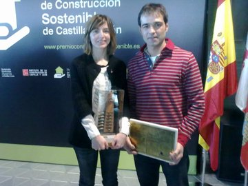 DUQUEYZAMORA's tweet photo. El #sabado hizo 10 años que recibimos el Premio #ConstruccionSostenible #CyL del @_ICCL_ por la #CasaEntreEncinas 1° #Passivhaus #Certificada de #Asturias, #bioconstruccion en #Llanes https://t.co/sDoIBdajSZ https://t.co/unQpLB5AMh