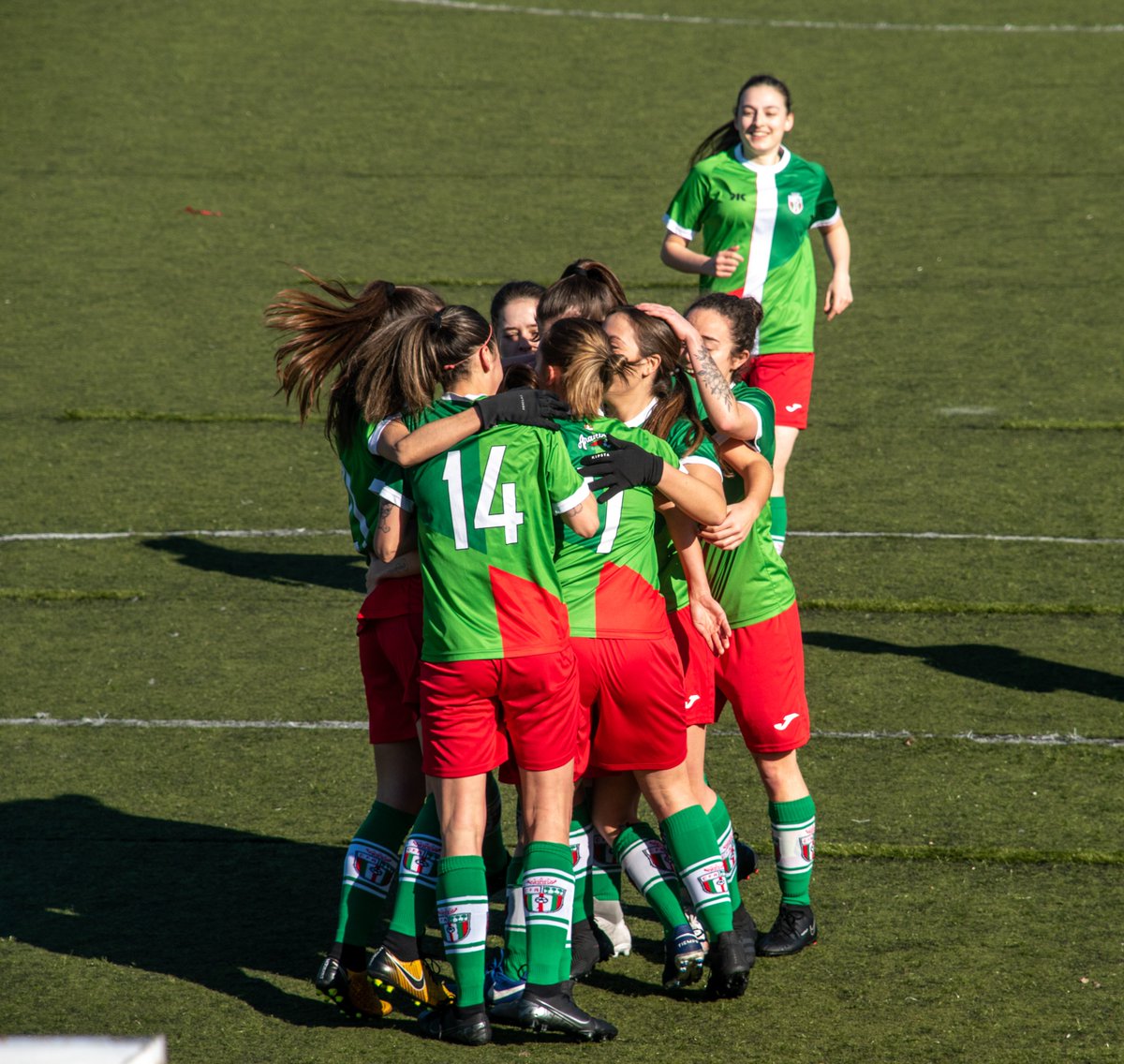 TerceraELiga's tweet photo. El @aranbizkarra se impone 0-2 al @aurreravitoria B y es nuevo equipo de Euskal Liga!

ZORIONAK TALDE; ONGI ETORRI!

Imágenes vía Unai Vadillo https://t.co/6nbAmPmYG1