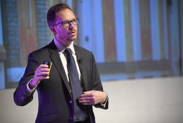 🏆Congratulations to @livuniIPH's Prof David Taylor-Robinson who received a prestigious Flagship £2m NIHR career-development award for public health, particularly epidemiology platforms to inform policies aimed to end child health inequalities. Read more: bit.ly/3YIu0lK