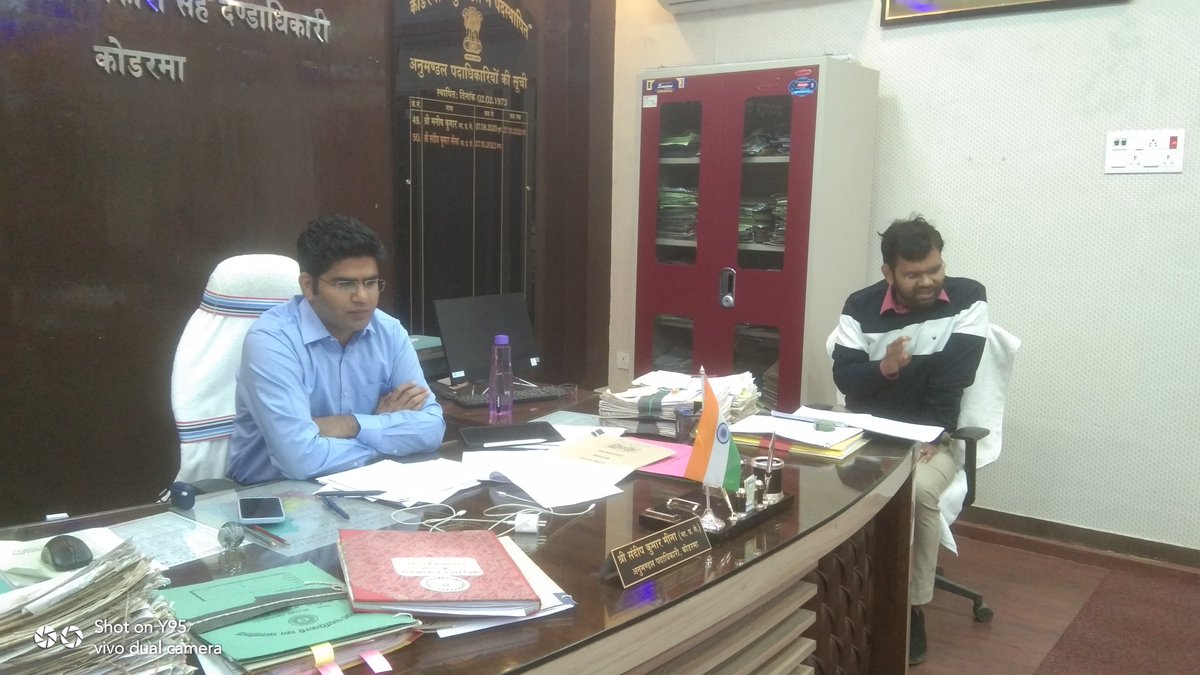 IprdKoderma's tweet image. अनुमंडल पदाधिकारी संदीप कुमार मीना द्वारा नगर परिषद् झुमरी तिलैया, नगर पंचायत कोडरमा/डोमचांच के पदाधिकारी व कर्मियों के साथ फायर सेफ्टी ऑडिट, फायर फाइटिंग उपकरण अधिष्ठापन करने हेतु बैठक किया गया। 
#dckoderma @prdjharkhand @JharkhandCMO