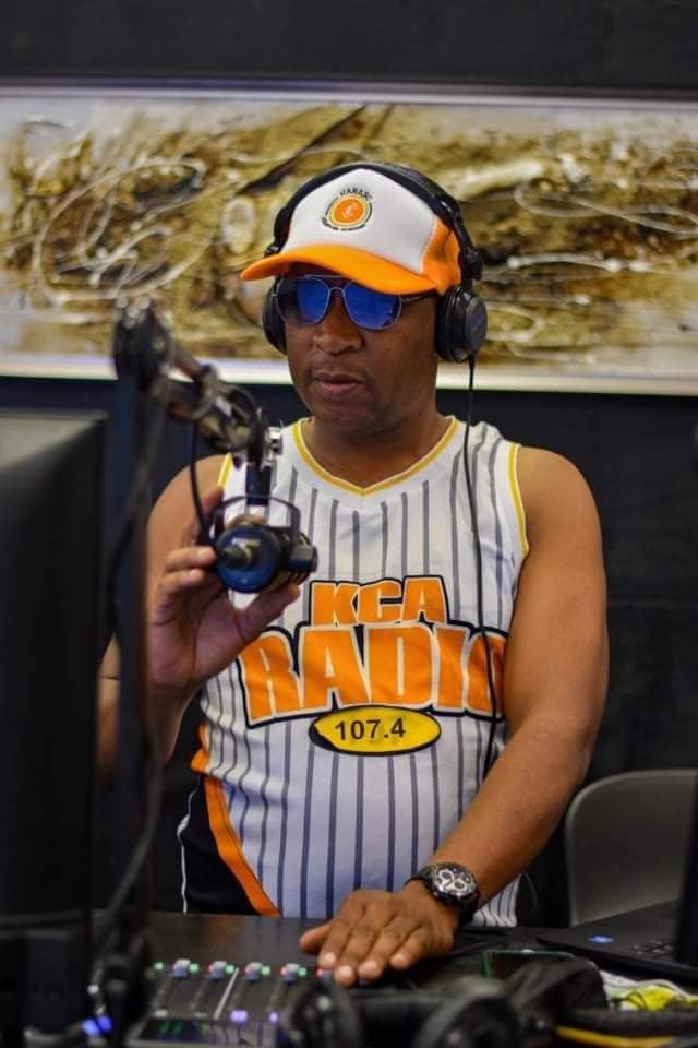 mochachofounda's tweet photo. Happy #WorldRadioDay....
Coming to you LIVE from @evatonmall on @kca_radio 

#thecooleststationonline 
#creativitymeetspurpose 
#SuperBowl2023
#uMjoloWithAzola https://t.co/XLxnUITbhw