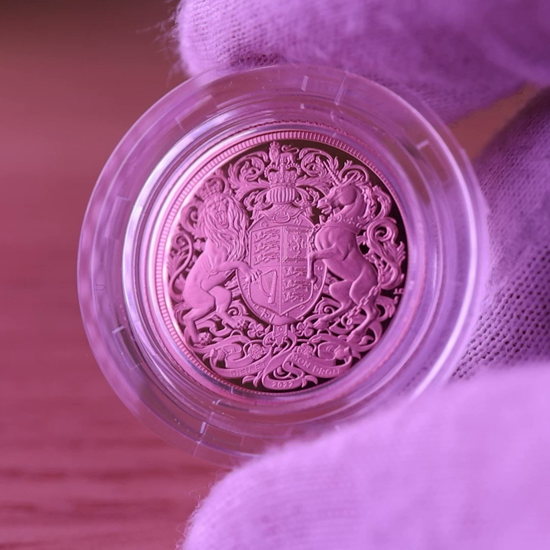 Chard1964Ltd's tweet photo. The @royalmintuk's stunning memorial proof sovereigns are now back in stock at Chards!
https://t.co/XNbjjSHP5f
#gold #proof #coin #Ukcoin #queenelizabethii #kingcharles #new #collectors #investors https://t.co/Yal2FKXR3h