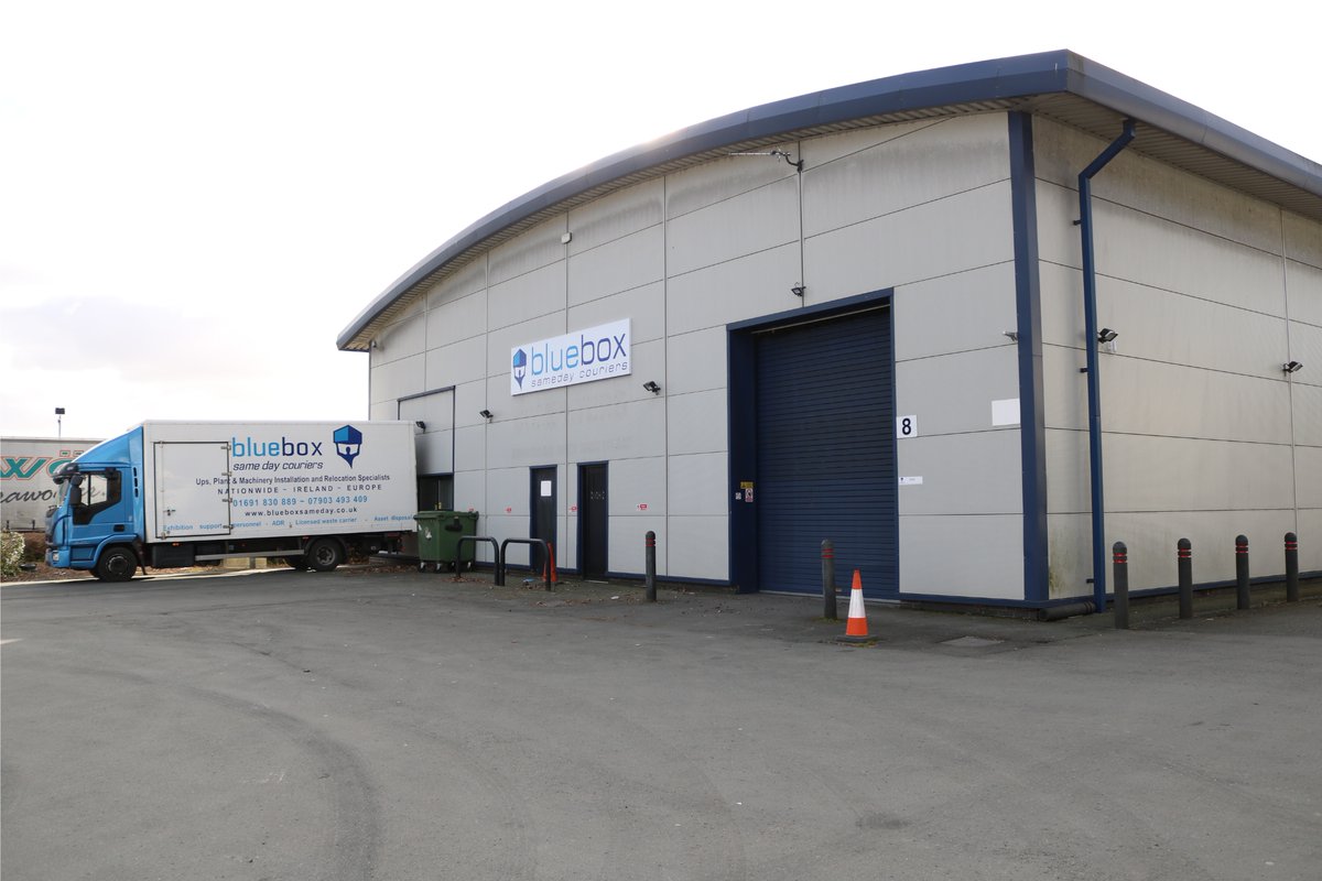 Blueboxsameday's tweet photo. #storewithease at Bluebox Storage and Distribution, we can collect your goods, deliver directly to our warehouses to be fully managed and stored ready for dispatch. We have 3 warehouses available all fully secure. #fulfilment #distribution #uklogistics #warehouse https://t.co/jWf4MMP0OT