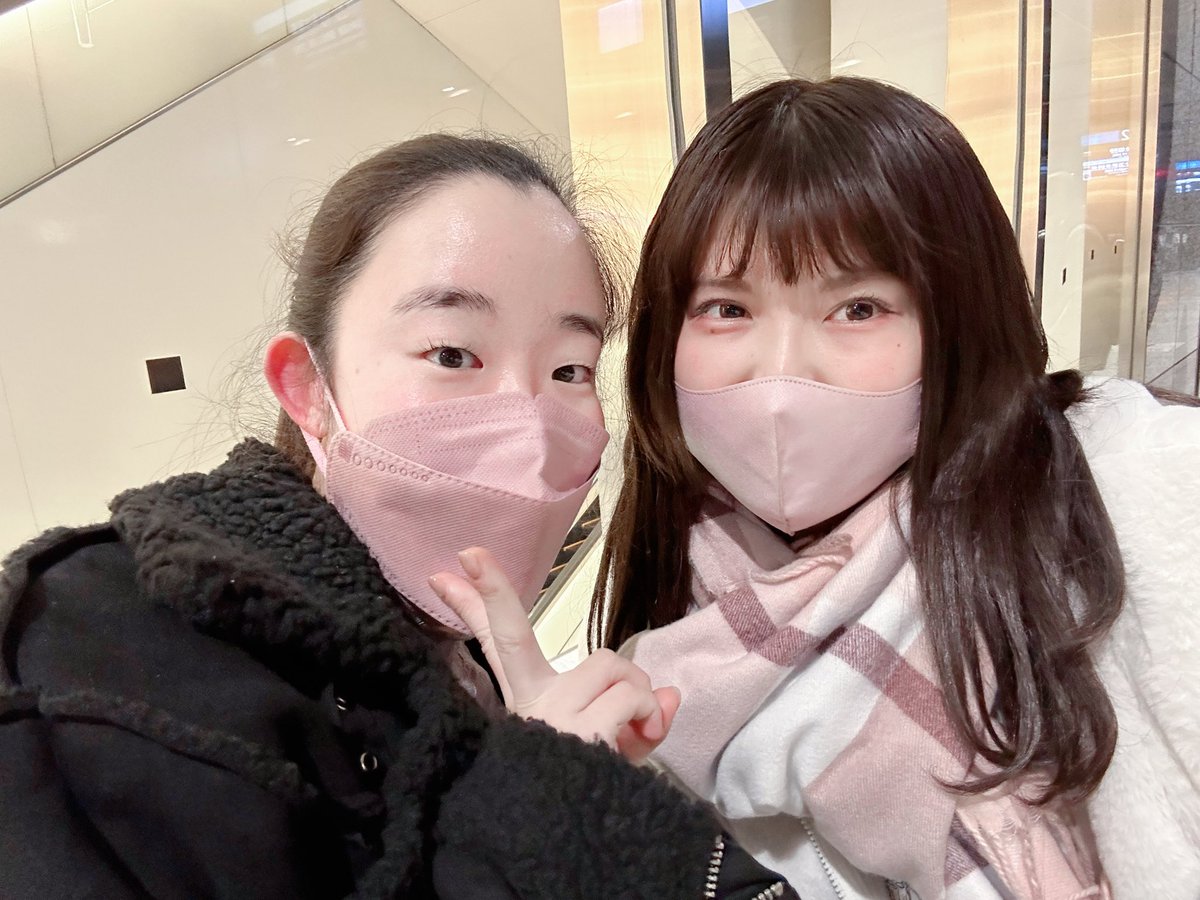 s2_Saaapi's tweet photo. そんで1番会いたかった人😭
沢山ありがとう😭逆チョコもありがとう😭
その後は同期にあって、元気もらった♡ https://t.co/rey6FRDC42