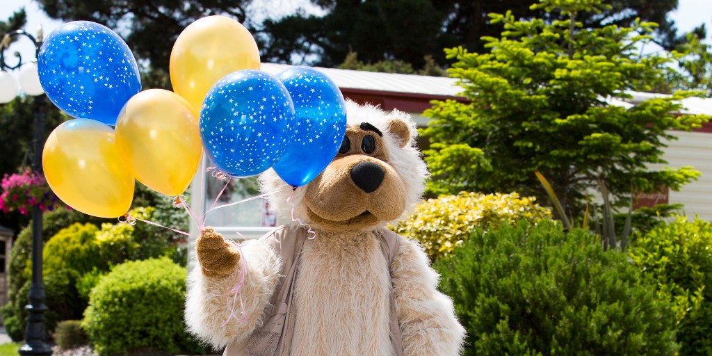 DarwinCareers's tweet image. We have an exciting opportunity for an #Entertainer to join our team at @NewPinesPines in #Rhyl, #Denbighshire 🧸

⏰ seasonal, variable hours
💰 attractive hourly rate of £10.29 &amp;amp; #accomodation
🤩 amazing company benefits package 

Apply  here 👉 seemehired.com/jobs/darwin-es…