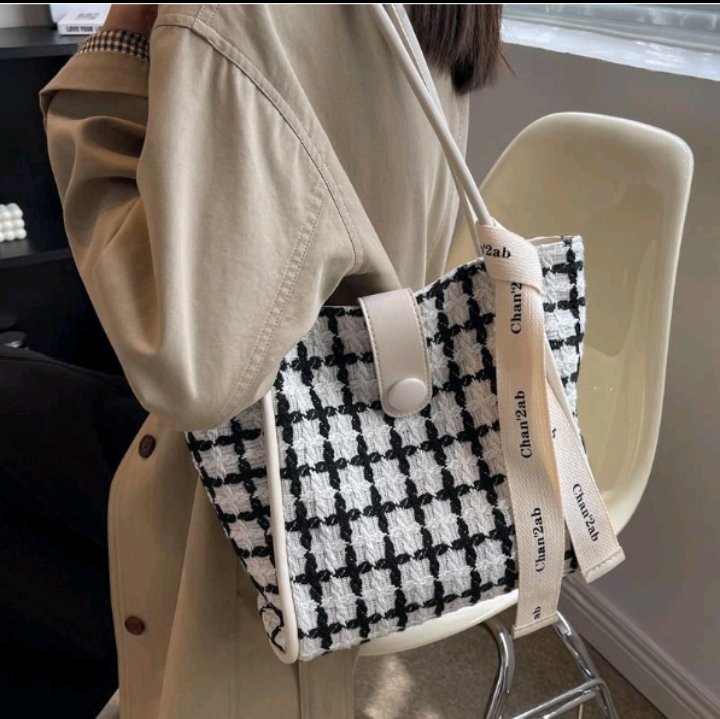Anfiehere's tweet photo. 🌸 Rekomendasi tote bag buat kerja 🌸
1. https://t.co/3ijqCuR0r2
2. https://t.co/5yINEtdO32
3. https://t.co/bZvuXU0L9J
4. https://t.co/21wVz1da2D
Tags: #taskerja #totebag #taswanita #ShopeeID https://t.co/Ah4lVHTZyN