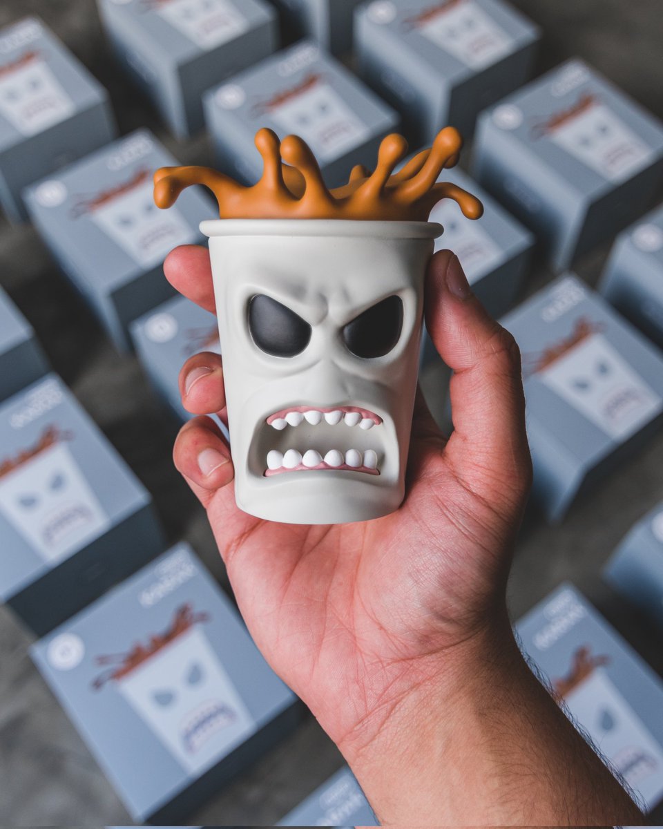 manna3i's tweet photo. @goku_nft I design and produce toys. Paired NFTs with toys as well for a bunch of them. This is Karak Monster
#GetKarak https://t.co/q0v70tCGwd