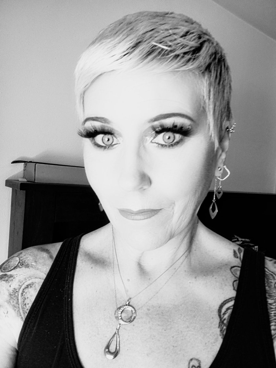 Shirleyaanthony's tweet photo. Good Monday morning beauties. Here is another black and white sneak peek 🖤🤍 Please RT if you like it 🥰 #Mondayvibes #blackandwhitephotography #blackandwhitephoto #blackandwhiteselfie #Over50 #over50women #blackandwhiteglam #SneakPeek https://t.co/PGyP6FUQwN