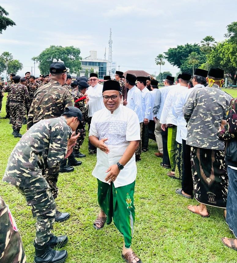 Meski plg besar, <a href="/nahdlatululama/">Nahdlatul Ulama</a> sjk dulu ya sesederhana ini. Pd era Orde Baru NU ditekan, dicurigai &amp; dibatasi, tp NU ttp berjuang menjaga keutuhan NKRI.
Bahkan ktk Gus Dur diturunkan secara tdk elegan pun para Nahdliyin lbh mementingkan keutuhan NKRI drpada membuat huru-hara.