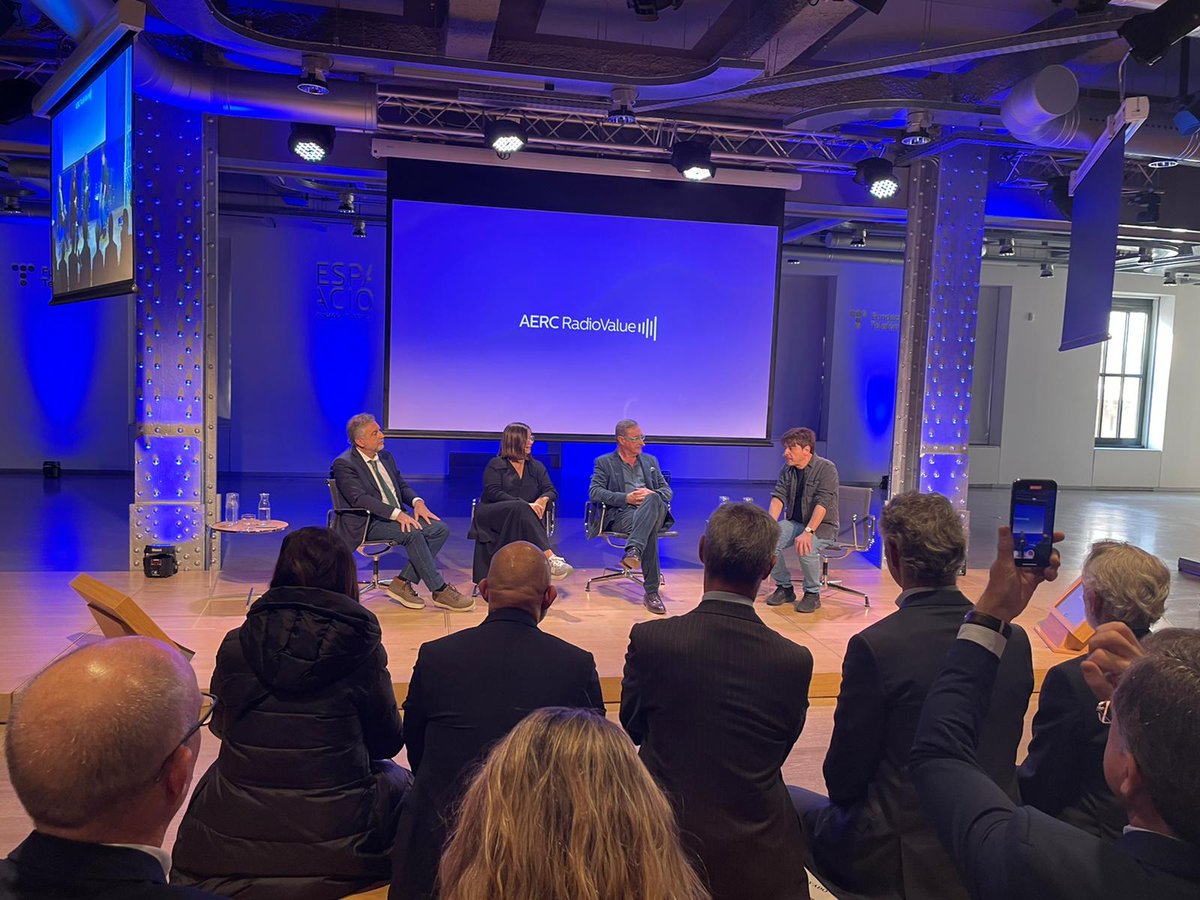 📻 Àngels Barceló, Carlos Herrera y Carlos Alsina, juntos en directo

🎙 <a href="/COPE/">COPE</a> <a href="/La_SER/">Cadena SER</a>

#DíaMundialDeLaRadio #ElValorDeLaRadio

ondacero.es/programas/mas-…