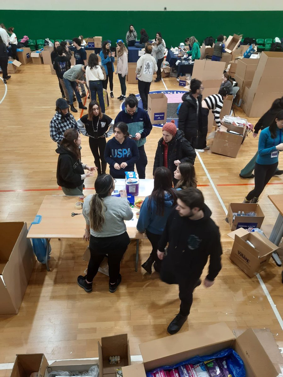 YUMEDinfo's tweet photo. Değerli Yeditepe Üniversitesi Mezunları Arkadaşlarımız,
Üniversitemiz ülkemizde yaşanan bu zor günlerde akademik kadrosu, öğrencileri ve mezunları ile beraber süreçte kenetlenmiş, yine Yeditepe Ailesinin birlik ve bütünlüğünü en iyi şekilde paylaşmıştır. 
Geçen hafta +++ https://t.co/MGDYCWZTa6