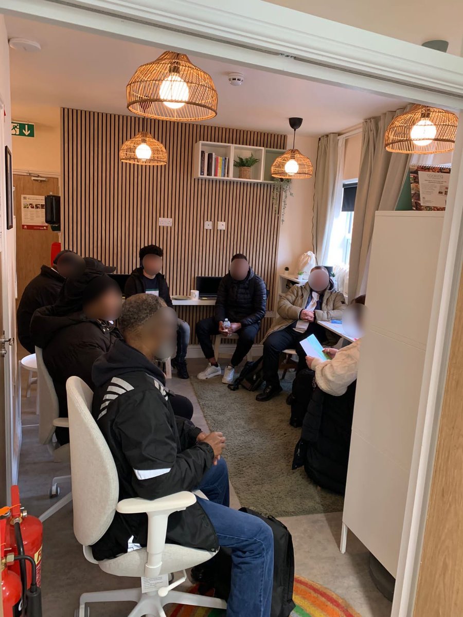 AsstHomesCIC's tweet photo. On Thursday we hosted the #MayorsAcademiesProgramme event in our support hub for all our clients. It was a success, with a full house of clients. Thank you to @mayoroflondon , @toiletriesam and @lushLtd for the programme and the kind donations. #BetterTogether https://t.co/grgUpjIz8O