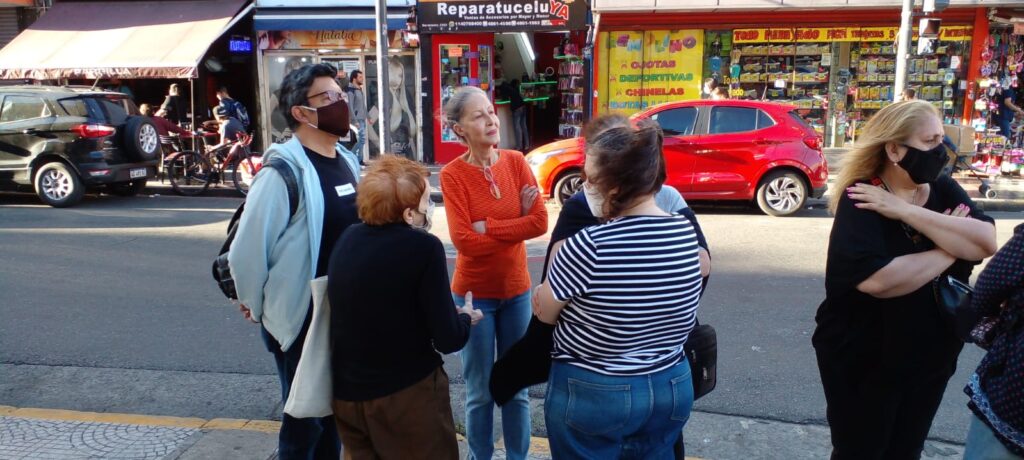 buenosvecinosBA's tweet photo. Hoy Mesa de difusión de #buenosvecinosBA en Boulogne Sur Mer y Sarmiento el lunes 13/2 a las 18 hs Acércate a charlar sobre las problemáticas de los barrios. Te contaremos sobre las acciones ciudadanas que estamos implementando para vivir mejor. #accionvecinal #caba https://t.co/QGDedHy5rC