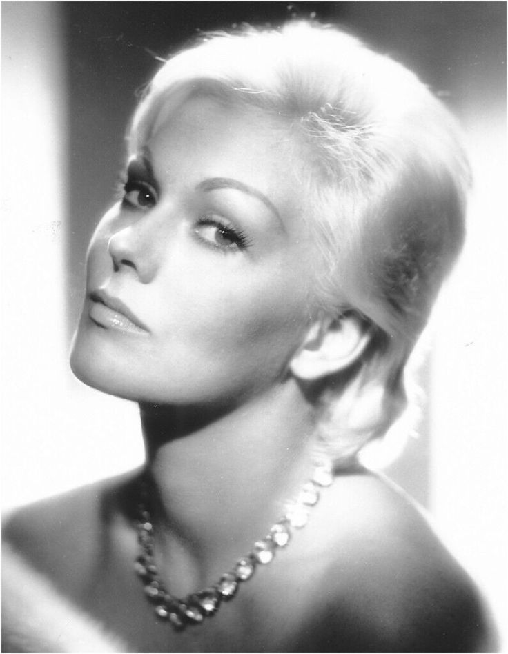 Happy Birthday Kim Novak who gives one of my favourite performances ever, in one of my all time favourite films. 