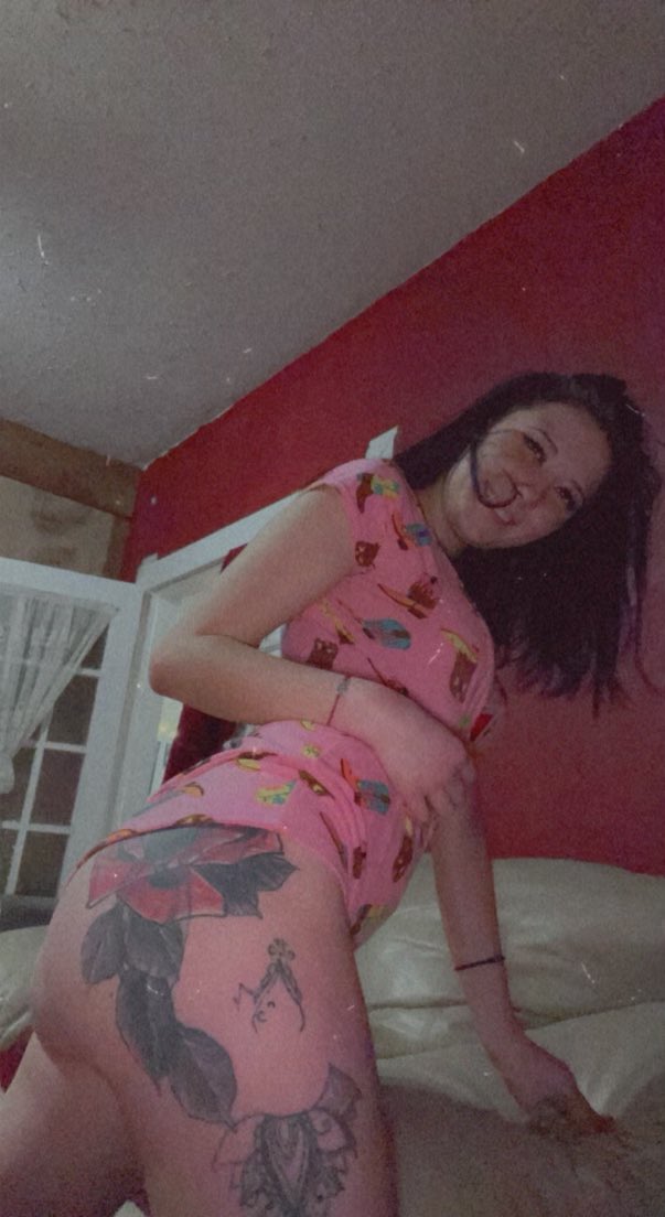 xx_branbran's tweet photo. #bootycontent #booty #selling #ContentCreator #onlyfansbabe #onlyfansgirl #onlyfanspromo #FYP #buyingsessions #buyingcontent https://t.co/MEs36xOWYs