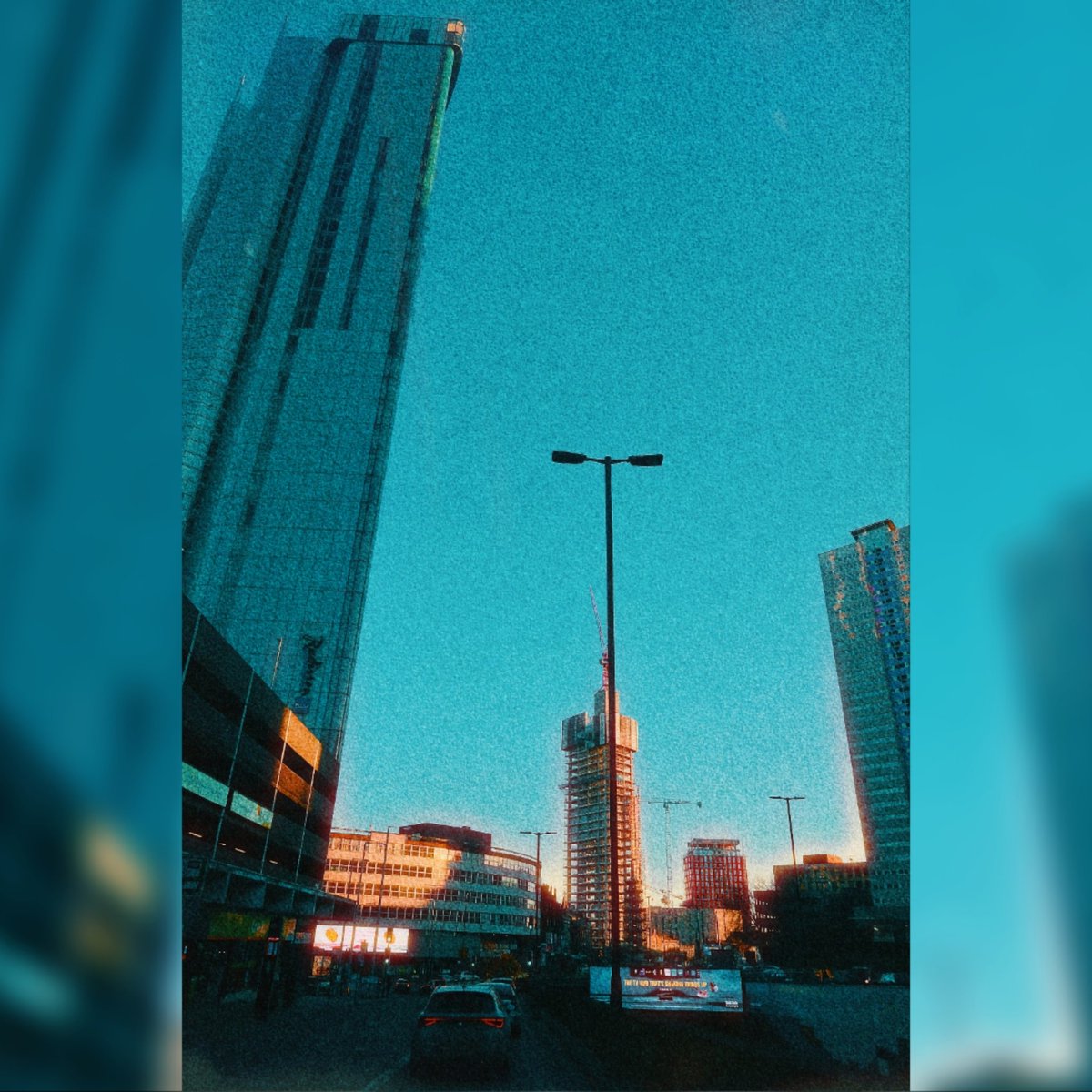 Everything Bluuuwuuopp in central birmz😎🌃📍

#streetphotography #streetpic #car #landscapephotography #birmingham #brum #0121 #outsidephotography #expensive #class #classy