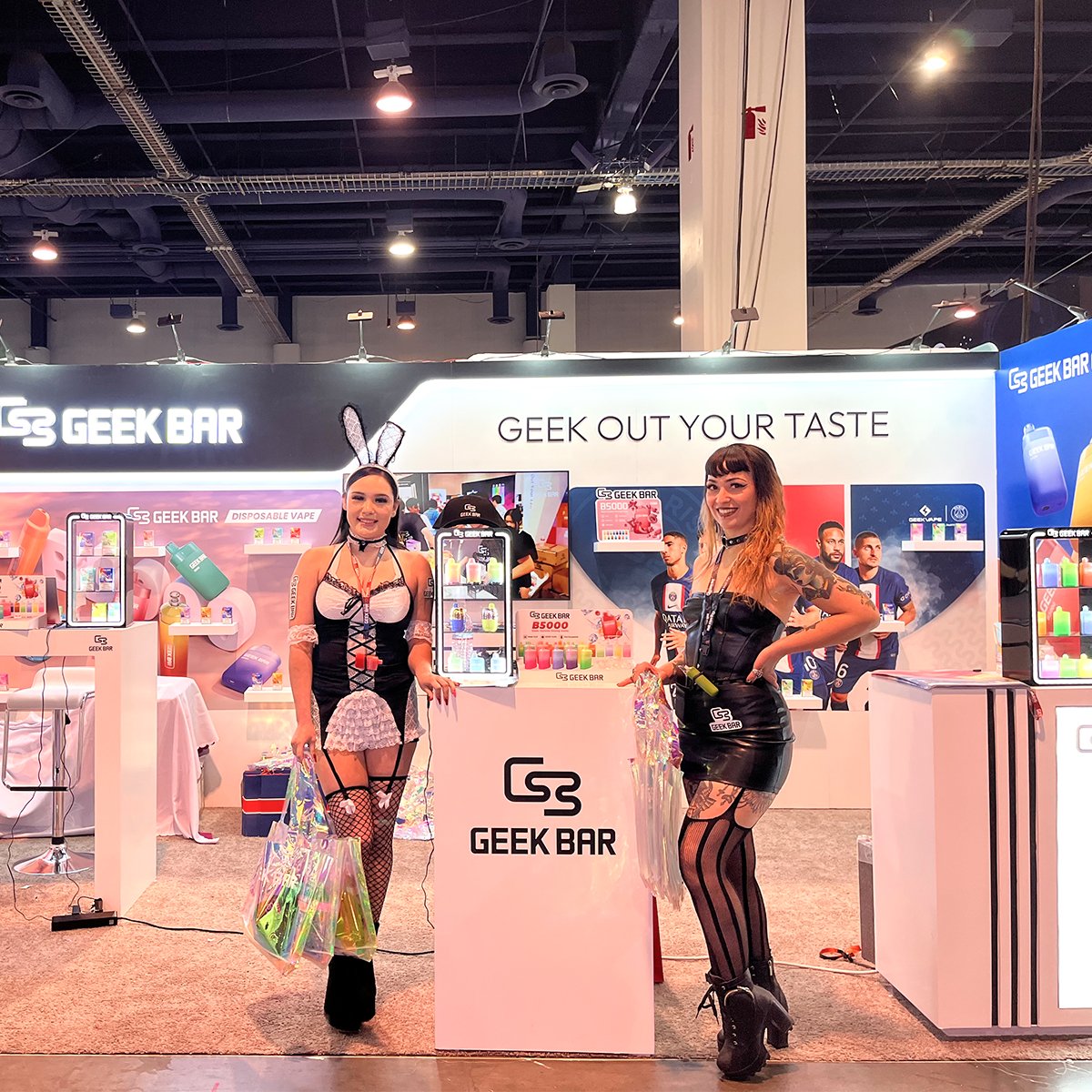 geekbarvape's tweet photo. GEEK BAR in Las Vegas Convention Center
🔥⚡GEEK OUT YOUR TASTE⚡🔥
✨🤩Thanks to all who came along, everyone had a great four days.
#champstradeshows #geekbar #CHAMPStradeshows #CHAMPSglassgames #glassgames #CHAMPS #glassshow #glasstradeshow https://t.co/CnYK61sNXk