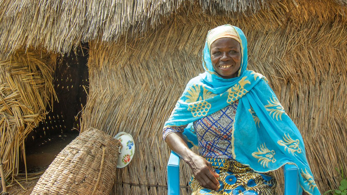 On #WorldRadioDay, meet Rakia Shaibu, a shea nut collector &amp; radio personality in northern Ghana. She's a regular contributor to Shea Nut Time, an innovative radio programme from <a href="/FarmersVoiceLYF/">Farmers Voice Radio</a>, Solidaridad &amp; our partners.

Read her full story here
loom.ly/zbcU1dU