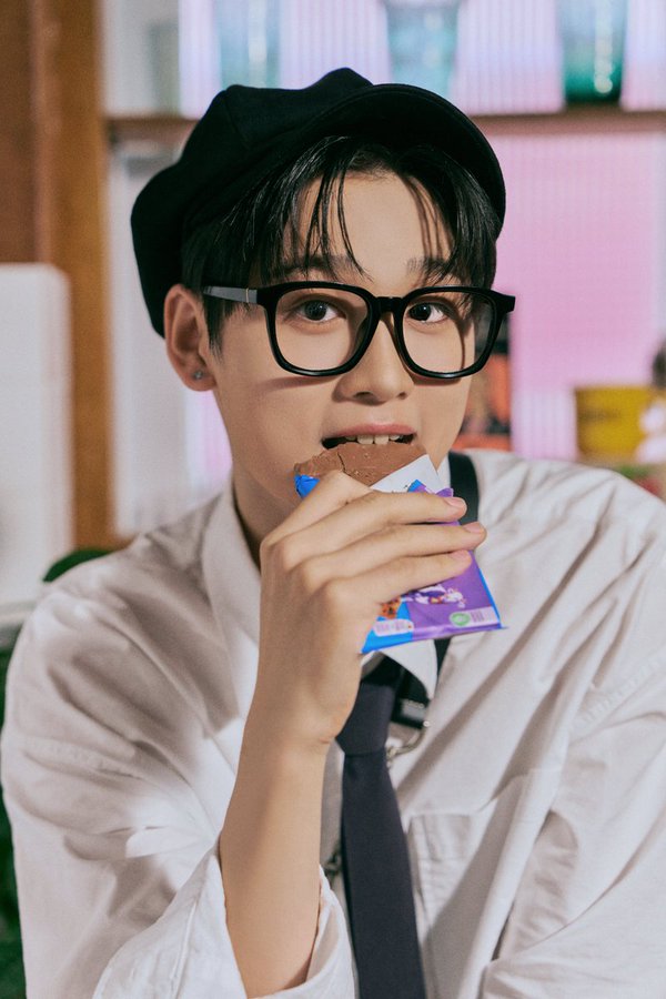 Fo1C6NMakAERlrQ?format=jpg&name=900x900