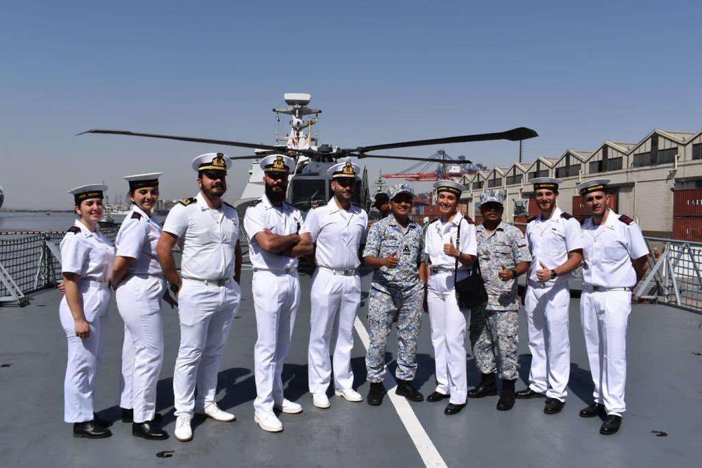 MPA_Barat's tweet photo. Welcome On Board!
@KD_LekiuFFGH30 received a visit from @ItalianNavy ship, Carlo Bergamini during Harbour Phase #AMAN2023 Cross-Ship Visit session. Carlo Bergamini is a multi-purpose frigate aka The FREMM.
#NavyPartnerships
#BuildingFriendship
#TogetherForPeace https://t.co/OuVXbgKO6e