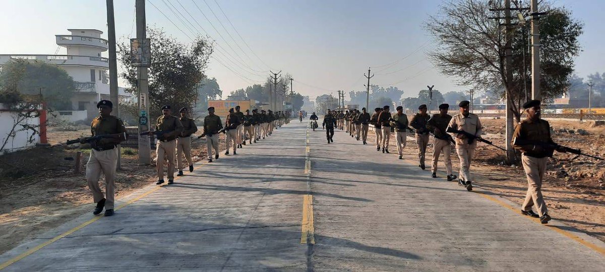 SWComd_IA's tweet photo. "Together We Shall Win"
Troops of #AmoghDivision & Border Wing Home Guard conducted #jointtraining at #SriGanganagar to streamline systems & processes to strengthen capabilities & achieve optimum synergy.
#yearoftransformation
#BWHG
#ChetakCorps
@adgpi
@PRODefRjsthn https://t.co/w4WLfcgVUG