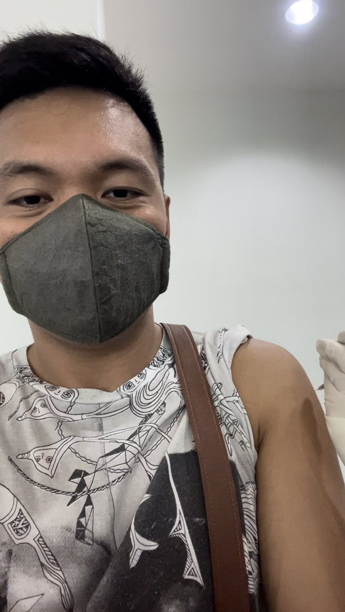 jpacaba's tweet photo. Got my 2nd #COVID booster today! What used to be an elusive vaccine 2 years ago became something that one will be met with empty queues in empty floors. But #CovidIsntOver yet, and 3 in every 10 persons in Asia-Pacific remain unvaccinated to this date. #FixtheRules #NeverAgain https://t.co/RpUcEpD9MP