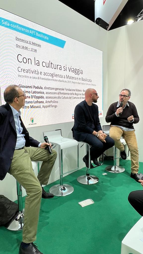 Ri-attivare i paesi partendo dalla cultura, non solo come volano per il turismo, ma come approvvigionamento indispensabile per tutti, un diritto da riaffermare anche nelle cosiddette aree interne. Ne abbiamo discusso oggi alla @bitmilano con la Fondazione @Matera2019