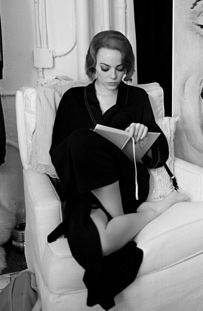 feet-to-fap-on-twitter-emma-stone-feet-toes-footfetish