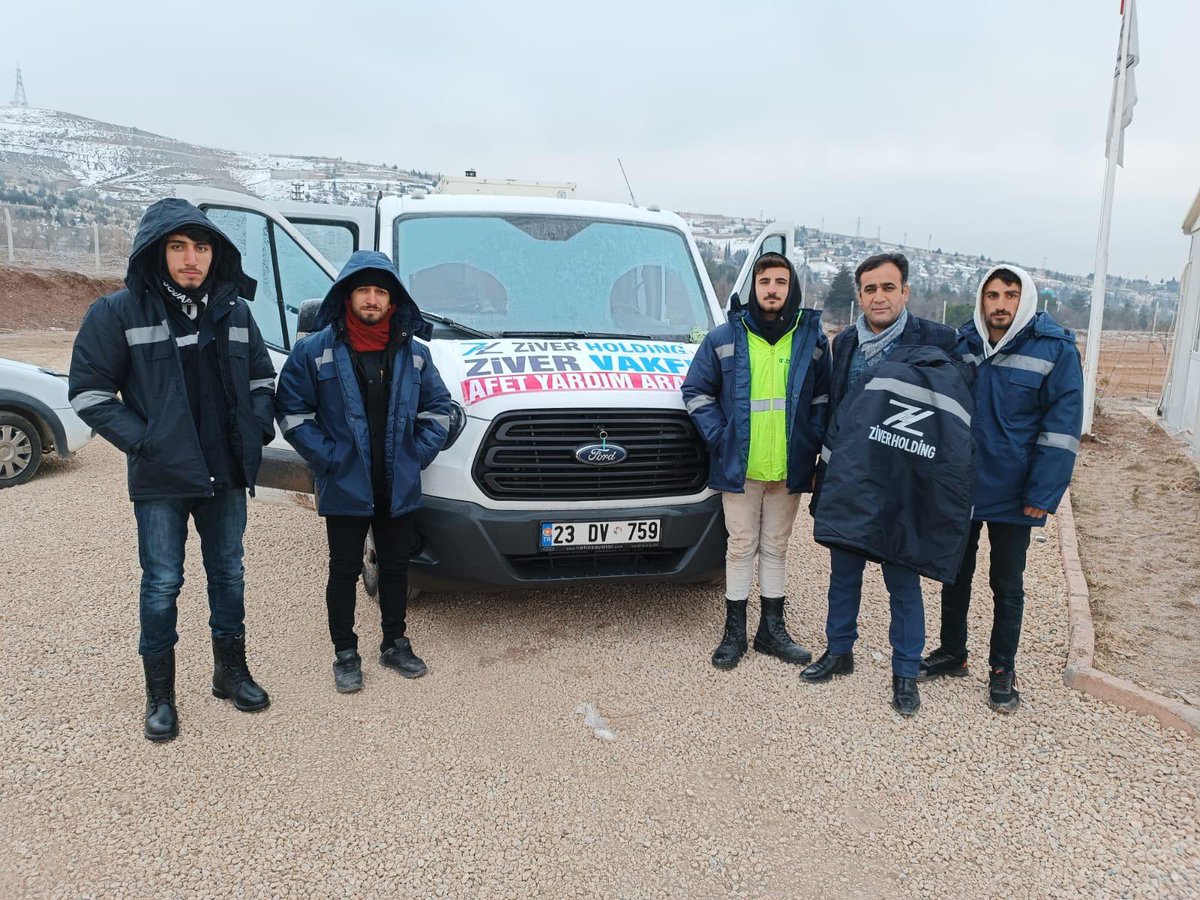 Deprem felaketi nedeniyle Adıyaman ilimizde içme suyu ana hattında meydana gelen sorunları gidermek üzere Ziver Holding bünyesindeki altyapı ekibimiz sahada onarım çalışmalarına başladı.
<a href="/RTErdogan/">Recep Tayyip Erdoğan</a> <a href="/VahitKirisci/">Prof.Dr.Vahit Kirişci</a> <a href="/akaraismailoglu/">Adil Karaismailoğlu</a> <a href="/AhmetAYDIN_02/">Ahmet AYDIN</a> @dsi_gn_md <a href="/mehmetakifbalta/">Mehmet Akif Balta</a>