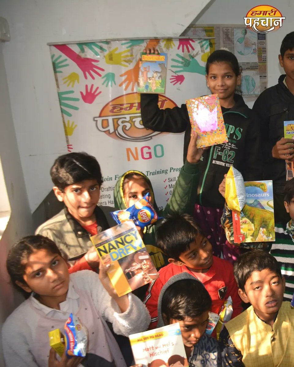 hamaripahchan's tweet photo. What’s better than spreading joy and creativity among the little ones? 🥰
We are thrilled to present our story reading and telling session for the underprivileged children of our community.⁣

#hamaripahchan #helpinghands #educationmatters #underprivileged #shareloveeverywhere https://t.co/Pxt7nj9Z3a
