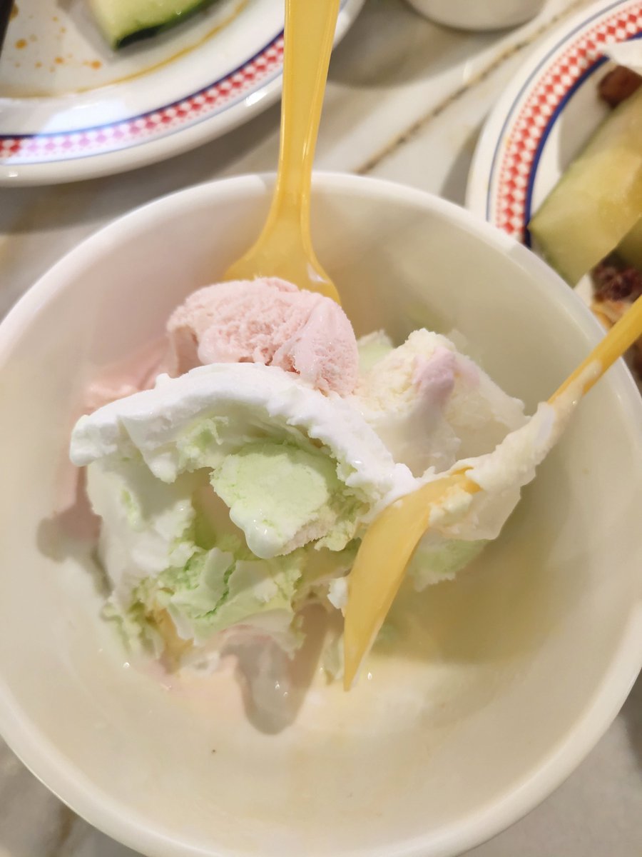 今天的心情需要冰淇淋来安慰...