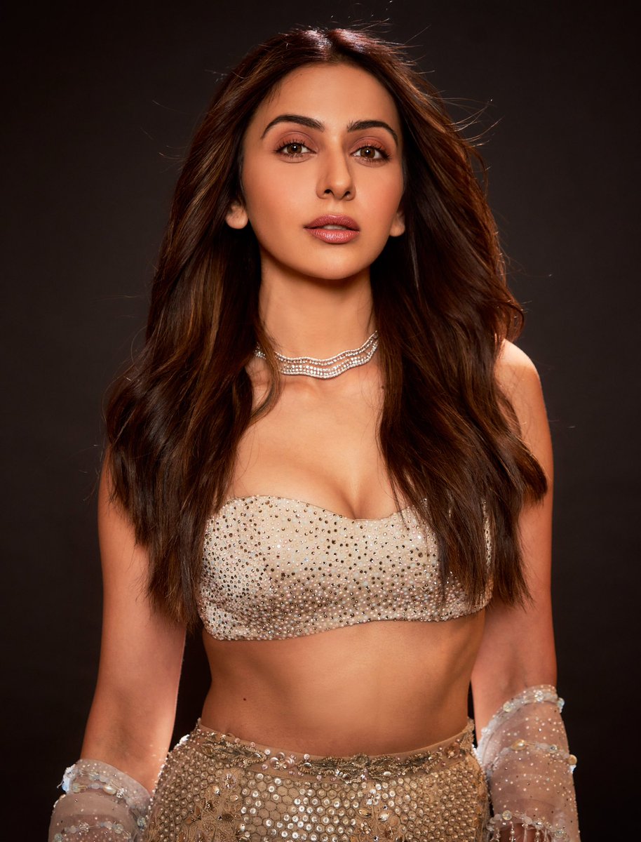 Rakulpreet's tweet photo. ⭐️last night #SidKiara https://t.co/B9PJn6D9nJ