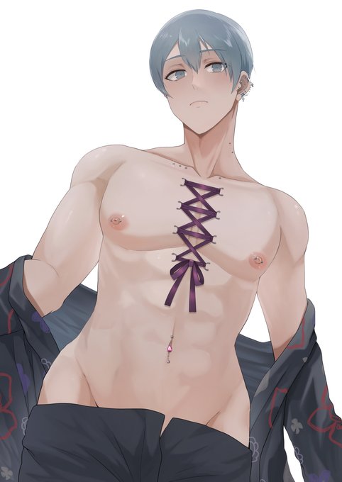 傷付く度増えるピアス 