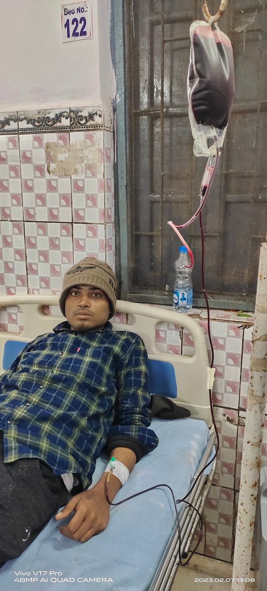 Sarkarajit5's tweet photo. @SonuSood अपलास्टीक अनेमिया नामक घातक बिमारी से ग्रसित है।
मनोज को महिना में 6 बार हॉस्पिटल जाना होता है, ख़ून के लिए ये बहुत ही गरीब परिवार से है।
कृप्या इनकी मदद करे। 
🇮🇳🙏 https://t.co/kWdHsJ1UHx