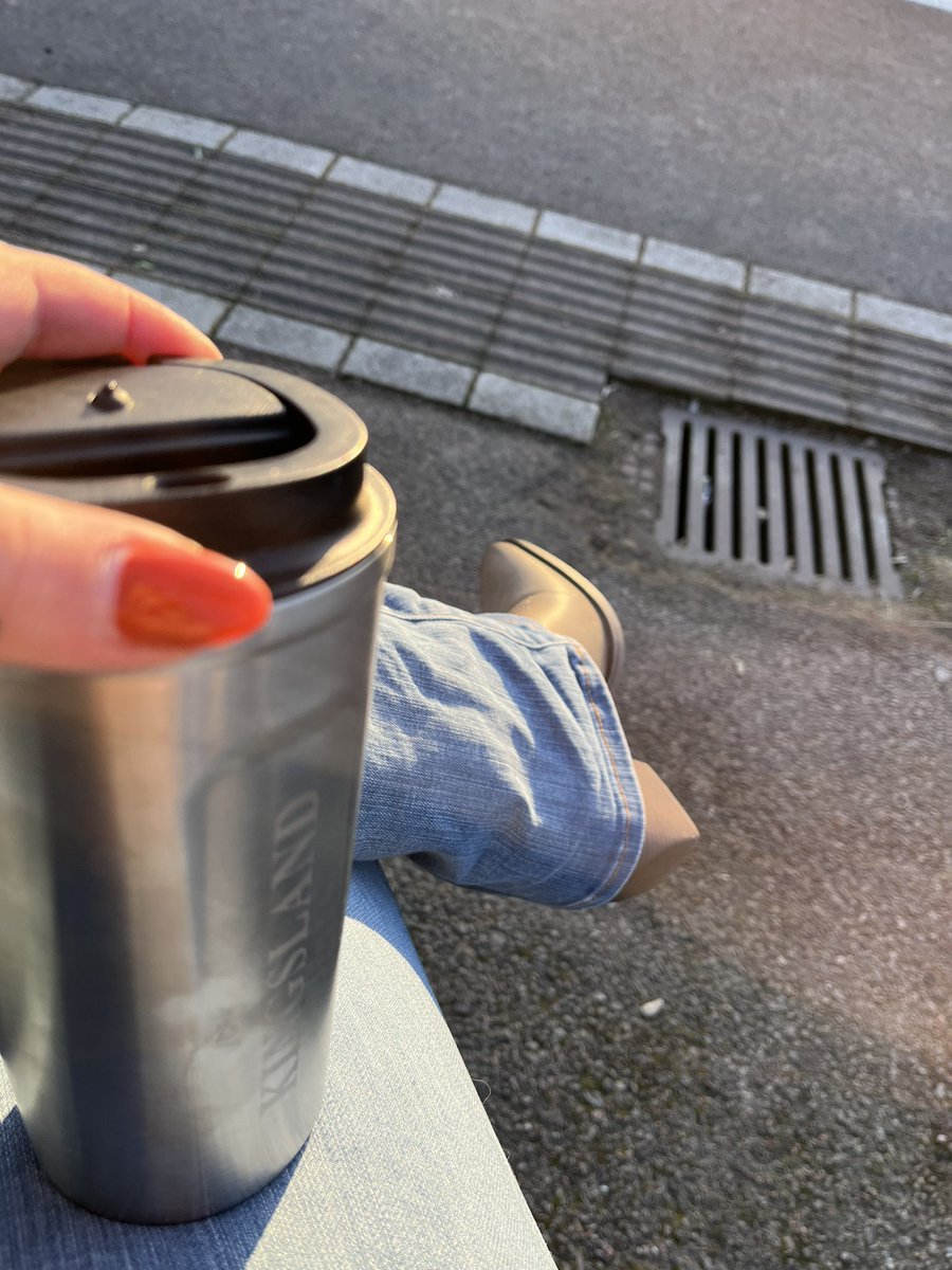 Inkdfictionista's tweet image. And so it became Monday again… at least I got coffee #bootson @KingslandEq