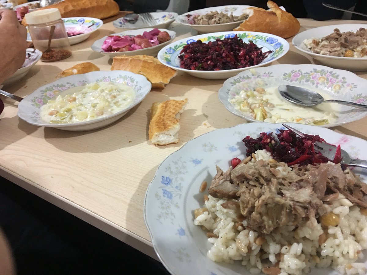kjovano's tweet photo. Turkish hospitality doesn’t stop in an emergency. I was invited for food and tea by two families yesterday after they talked to me for 30 minutes. https://t.co/e9Vd8rq3YA