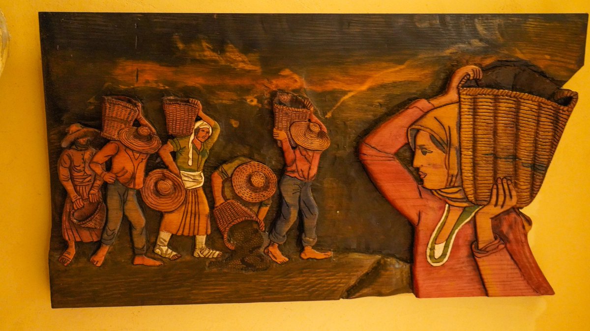 ToAuthentiko's tweet image. Στο  Κτήμα Χρυσοχόου  ένα κτήμα από τα μεγαλύτερα της περιοχής της #Νάουσας,
το #ΑΥΤΕΝΤΙΚΟ  ξεχώρισε  τον ιδιαίτερα όμορφο χώρο γευσιγνωσίας με τα εντυπωσιακά μεγάλα ξύλινα τραπέζια τους πίνακες και τις δημιουργίες που την διακοσμίζουν.

facebook.com/ToAuthentiKo20…