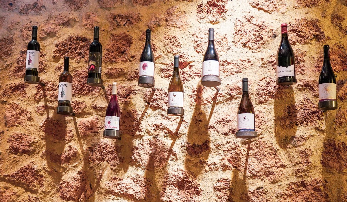 ToAuthentiko's tweet image. Στο  Κτήμα Χρυσοχόου  ένα κτήμα από τα μεγαλύτερα της περιοχής της #Νάουσας,
το #ΑΥΤΕΝΤΙΚΟ  ξεχώρισε  τον ιδιαίτερα όμορφο χώρο γευσιγνωσίας με τα εντυπωσιακά μεγάλα ξύλινα τραπέζια τους πίνακες και τις δημιουργίες που την διακοσμίζουν.

facebook.com/ToAuthentiKo20…