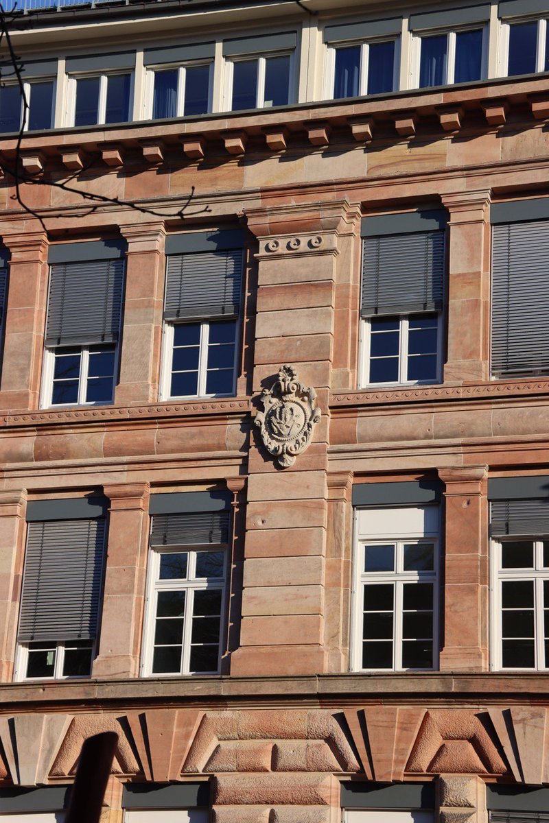 sbamueller's tweet photo. Wunderbar sanierte #Sandstein Fassade des Goethegymnasiums in #Freiburg. https://t.co/LsGyme6ONw