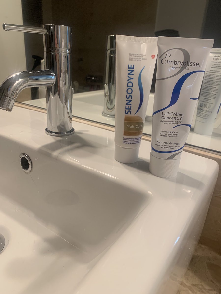 Wat smaakt die tandpasta raar, dacht ik vanochtend vroeg. 
Tip: zet deze niet naast elkaar op de wastafel.