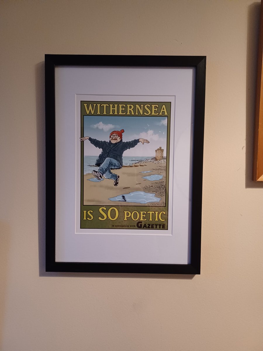 It's up! Big thanks to @PoetDeanwilson6 and @davelee1968 for a cracking night in Deanworld (the magical kingdom where I always win summat) ❤️ #bingowinner