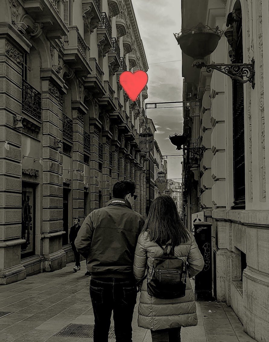 QehsMfl's tweet photo. And here’s some pictures taken by students during their photo challenge on Saturday. The briefing was to capture the essence of the city in one photo. #QEHSGranada23 @QEHSTrips @QueenElizHigh https://t.co/mfN7YLMH5y