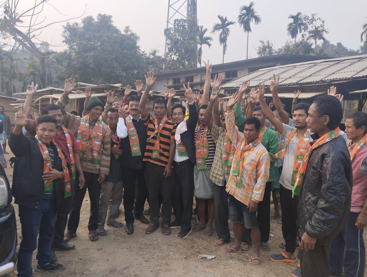 Door to door abhiyan under salmanpara mandal 🙏🙏