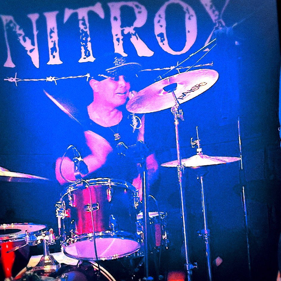 tomas69b's tweet image. 2.11京都 音まかす
NITROXサンダーサポート🥁⚡️
関わった皆々様
ありがとうございました~♪
&amp;amp;はぎ子さんお誕生日
サンダーおめでとうでした~⚡️
久々にキヨシさんにも会えて
摩擦もサンダー最高~⚡️
次もサンダーサポート🥁⚡️
2.19(sun)GROOVE STOCK
お楽しみに~✨
#thundertomas⚡️ #thundersupport🥁