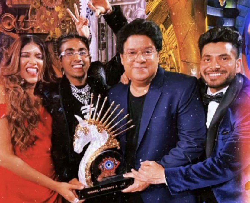 miss_craziest's tweet photo. #BiggBoss16Winner #Bigboss16finale #BIGBOSS16 #MCStanBB16Winner #BiggBoss16GrandFinale #BiggBoss #MCStanWinTROPHY #ShivThakare 
Shiv thakare you may not win bigg boss but you won our heart❤ but i am very happy because mandali got the trophy🏆🎊 https://t.co/aYXxEf1OB0