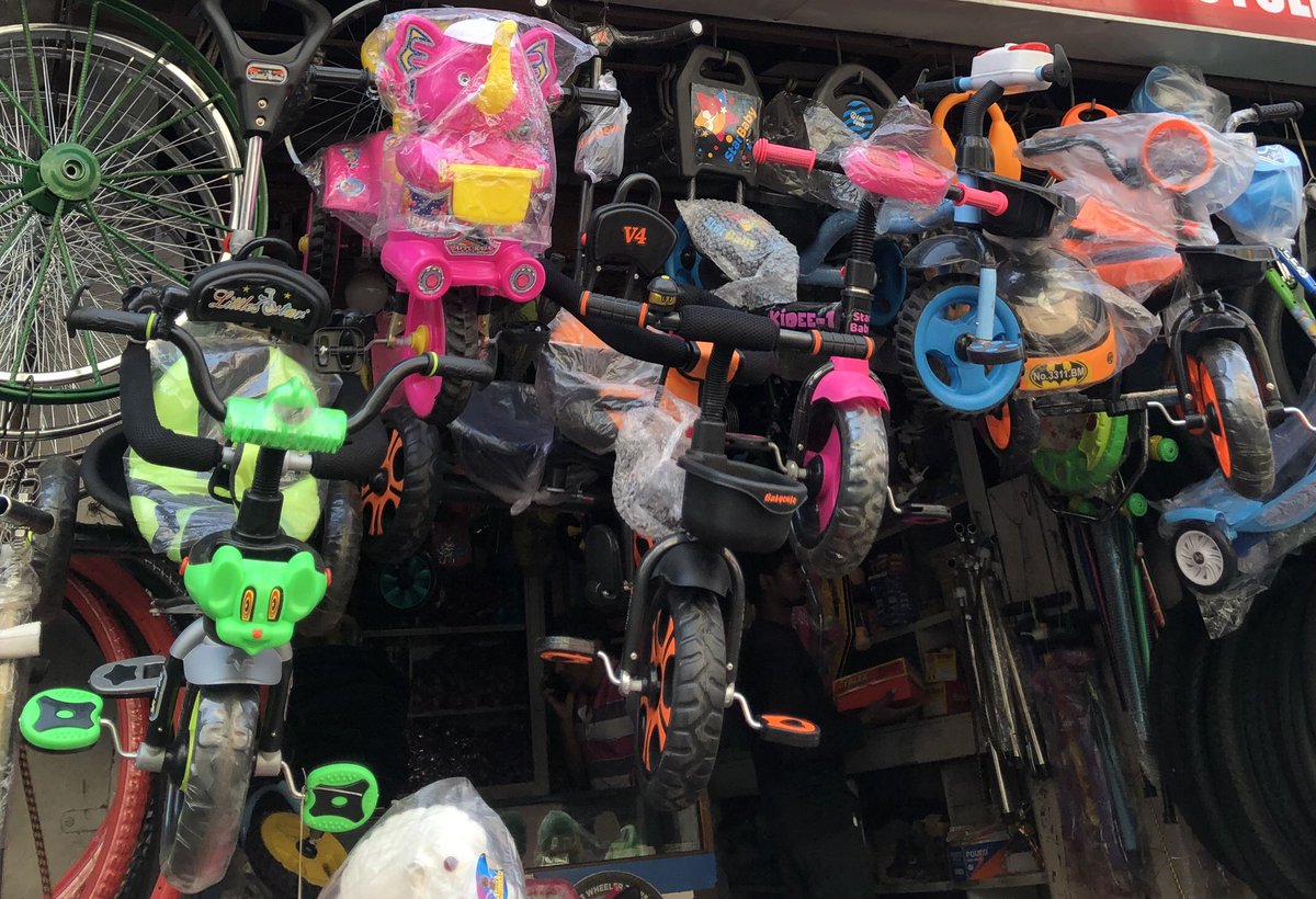 amarbarwe's tweet photo. New varieties with vibrant colours spotted in the market. Happy Kids! #kidscycle https://t.co/B8cr8IF26h