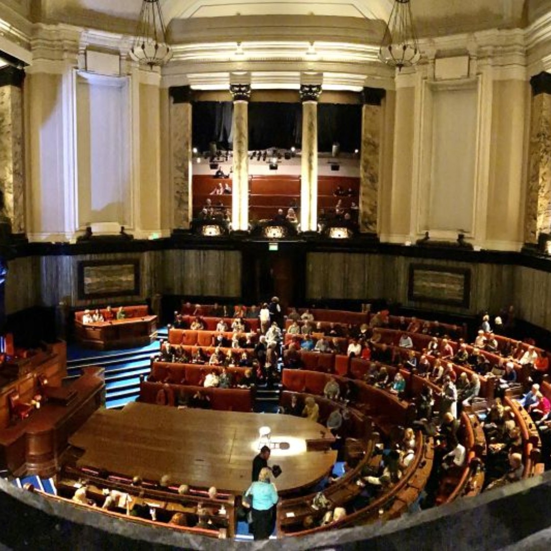 Last month our Law students traveled to London to watch Agatha Christie's London  Witness for the Prosecution. It was an excellent performance where students experienced some gripping courtroom drama in a unique production set against the backdrop of London County Hall!